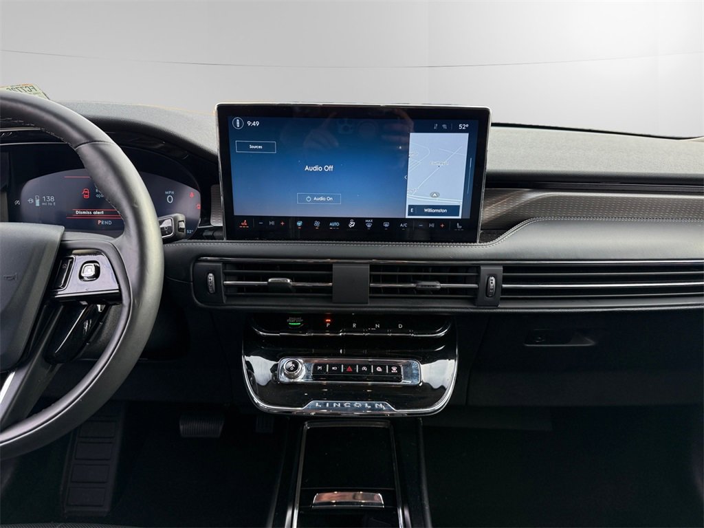 Used 2025 Lincoln Corsair Reserve image 11