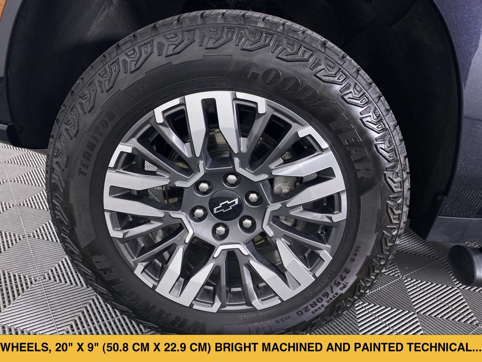 Certified 2025 Chevrolet Suburban Z71 AWD/4WD image 15