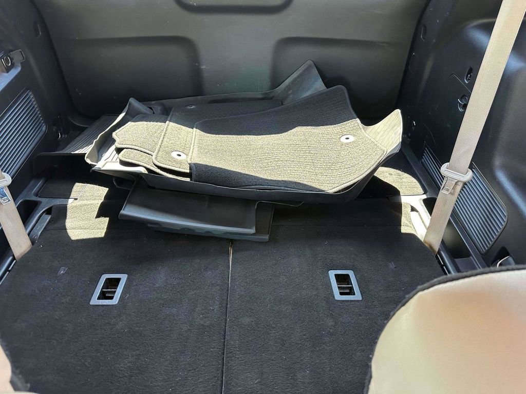 Used 2020 Ford Explorer XLT w/ Equipment Group 202A AWD/4WD image 10