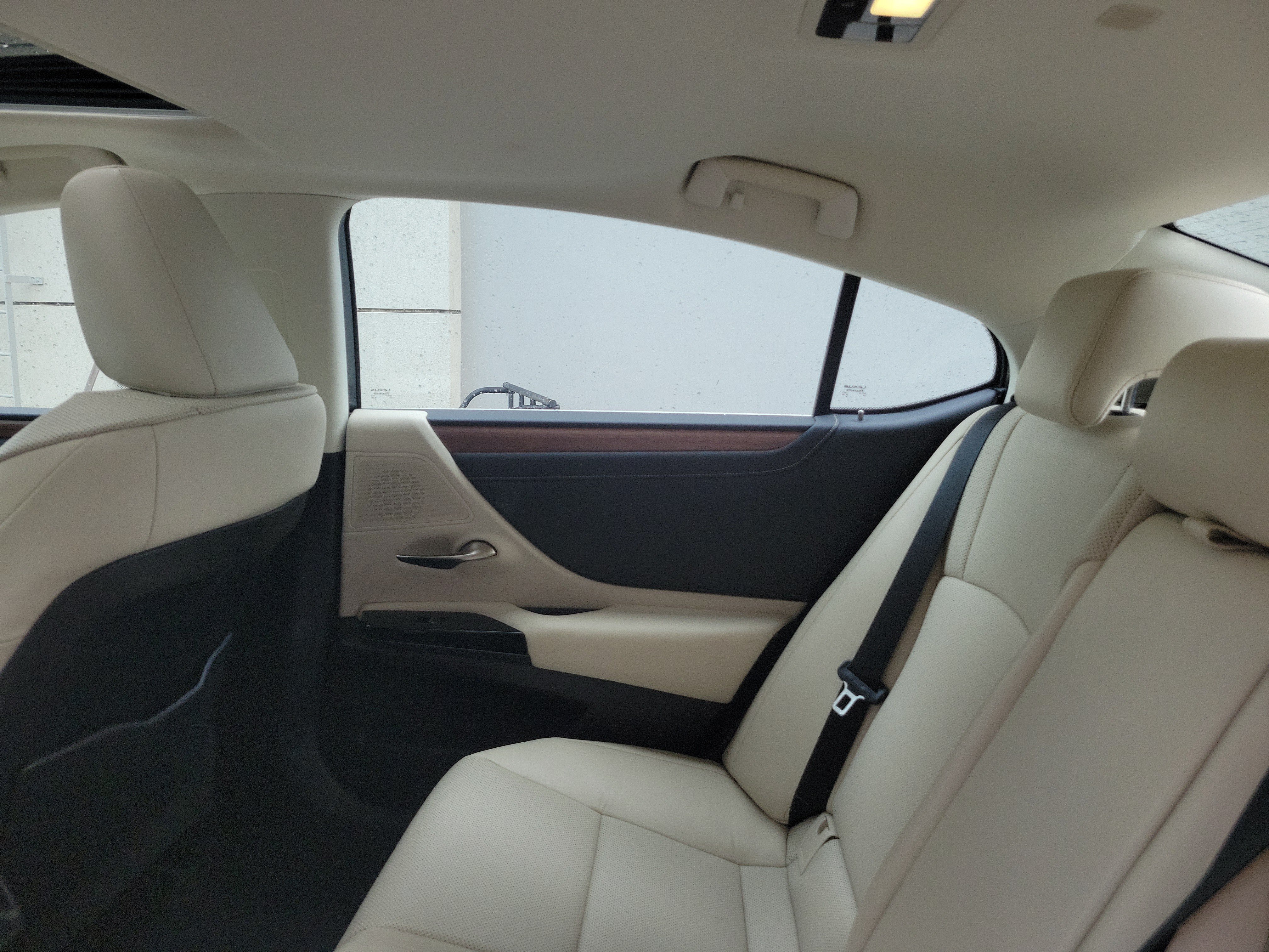 Used 2024 Lexus ES 350 w/ Premium Package FWD image 13