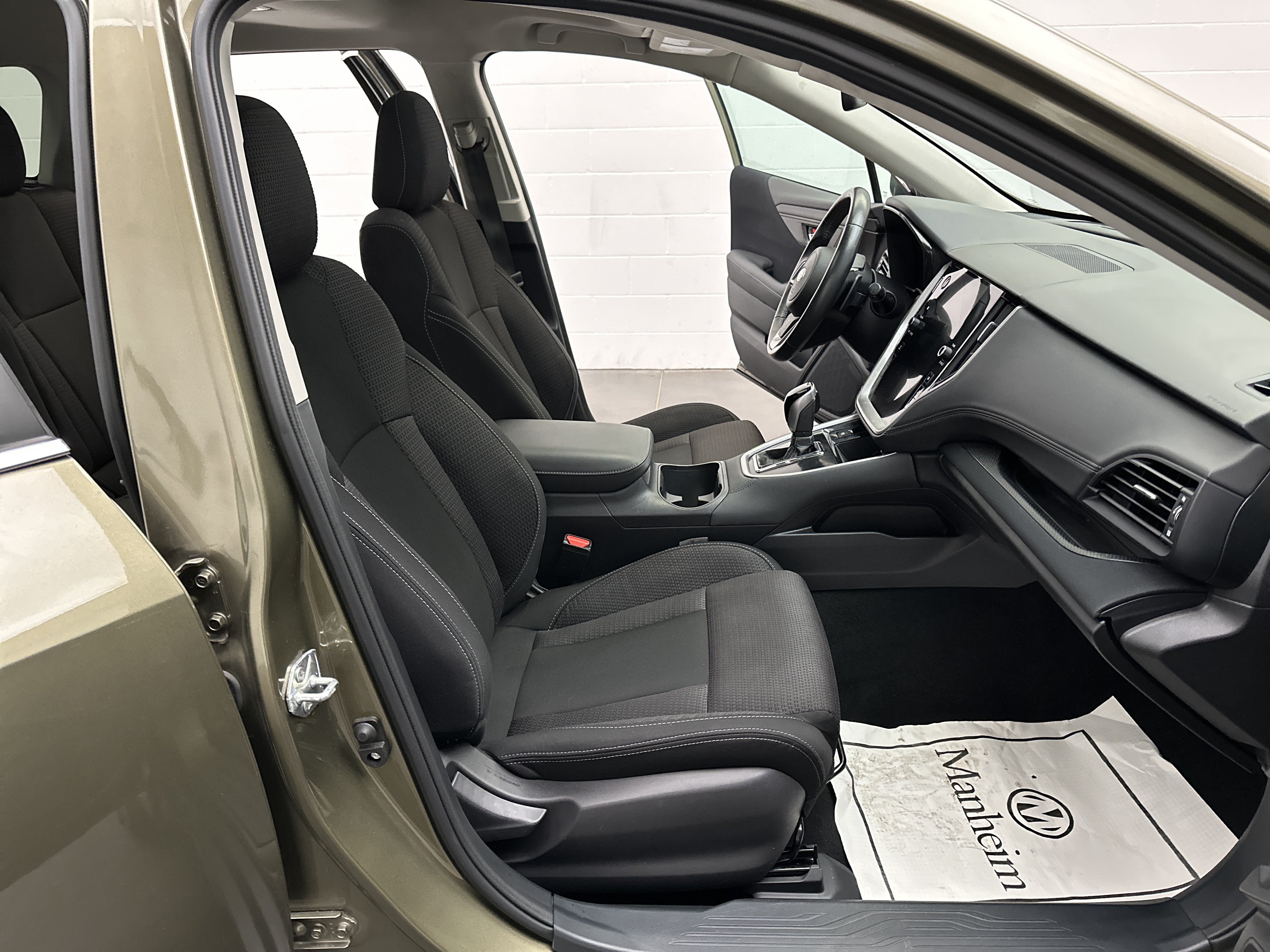 Used 2024 Subaru Outback Premium AWD/4WD image 22