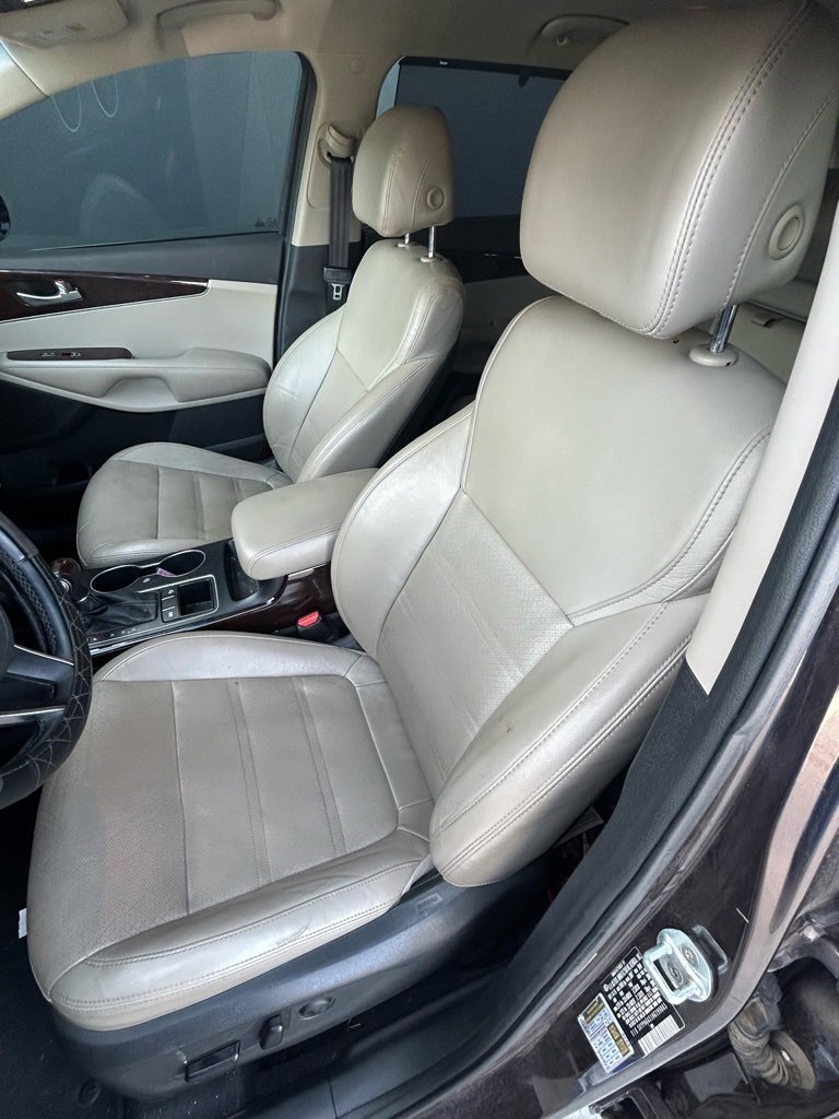 Used 2017 Kia Sorento EX image 11