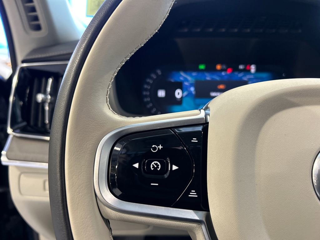 Certified 2025 Volvo XC90 T8 Ultra image 13