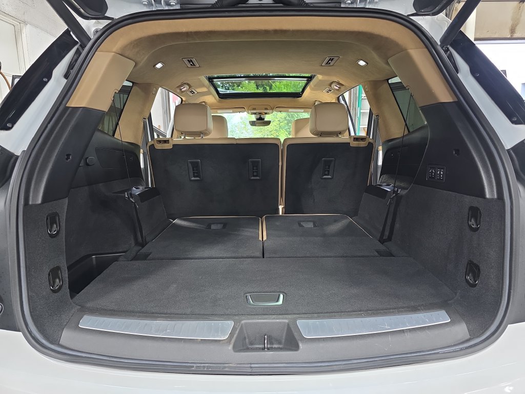 Used 2024 Cadillac XT6 Sport w/ Platinum Package AWD/4WD image 14