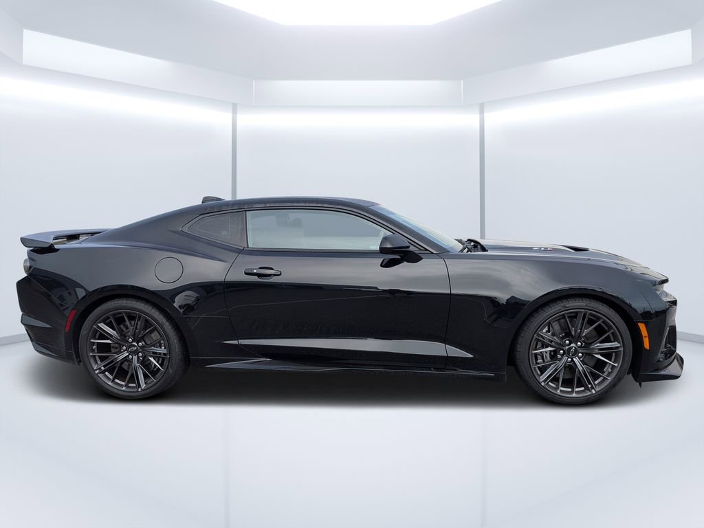 Used 2023 Chevrolet Camaro ZL1 image 2