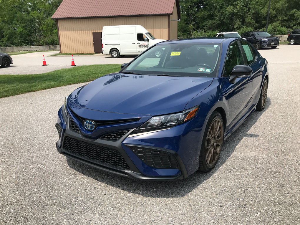Used 2023 Toyota Camry SE w/ Convenience Package FWD image 4