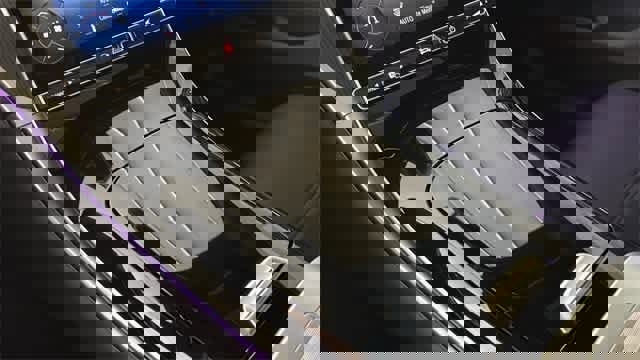 Used 2025 Mercedes-Benz GLC 300 4MATIC image 53