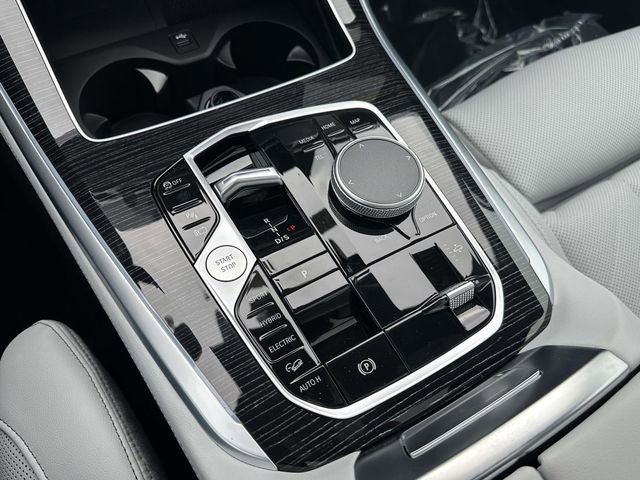 New 2026 BMW X5 xDrive50e w/ M Sport Package image 17