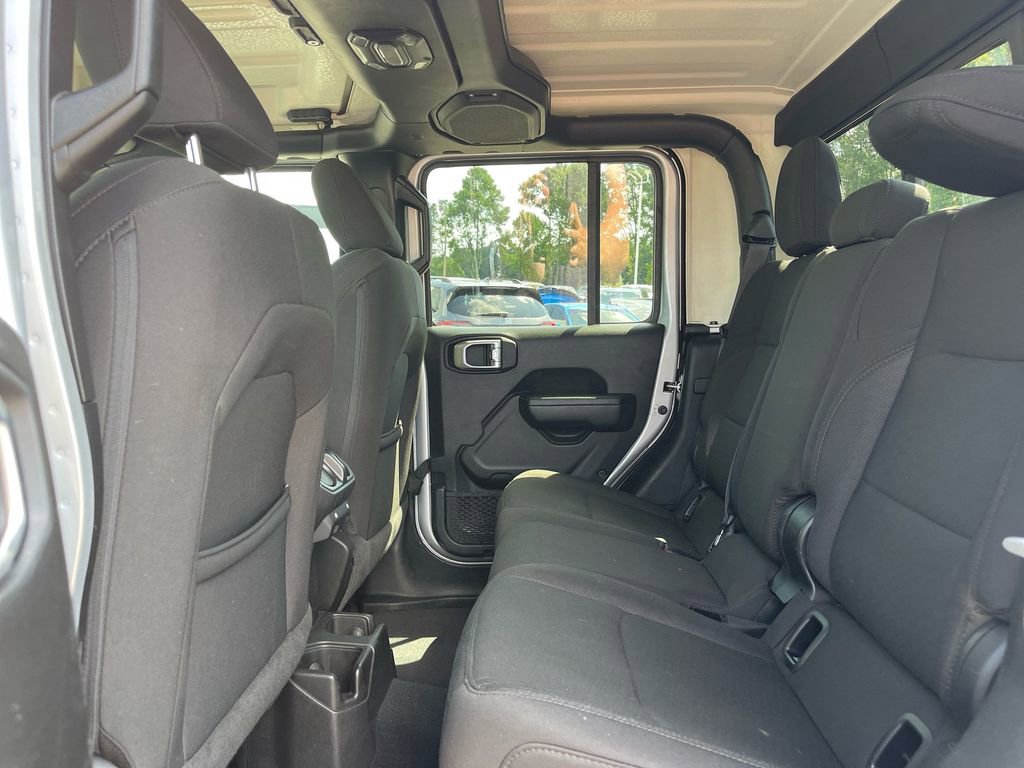 Used 2023 Jeep Gladiator Sport image 10