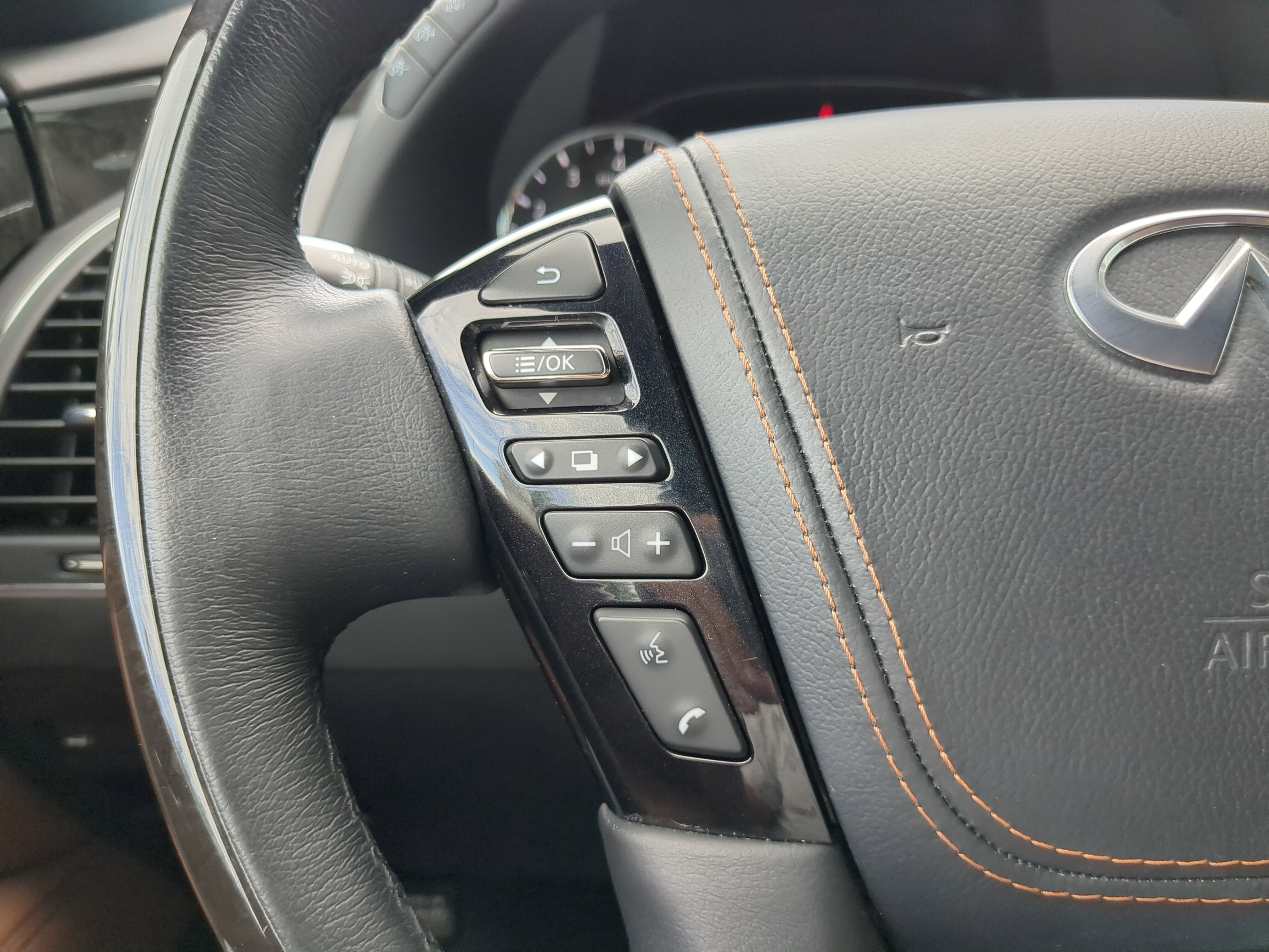 Used 2021 INFINITI QX80 Sensory w/ Cargo Package image 30