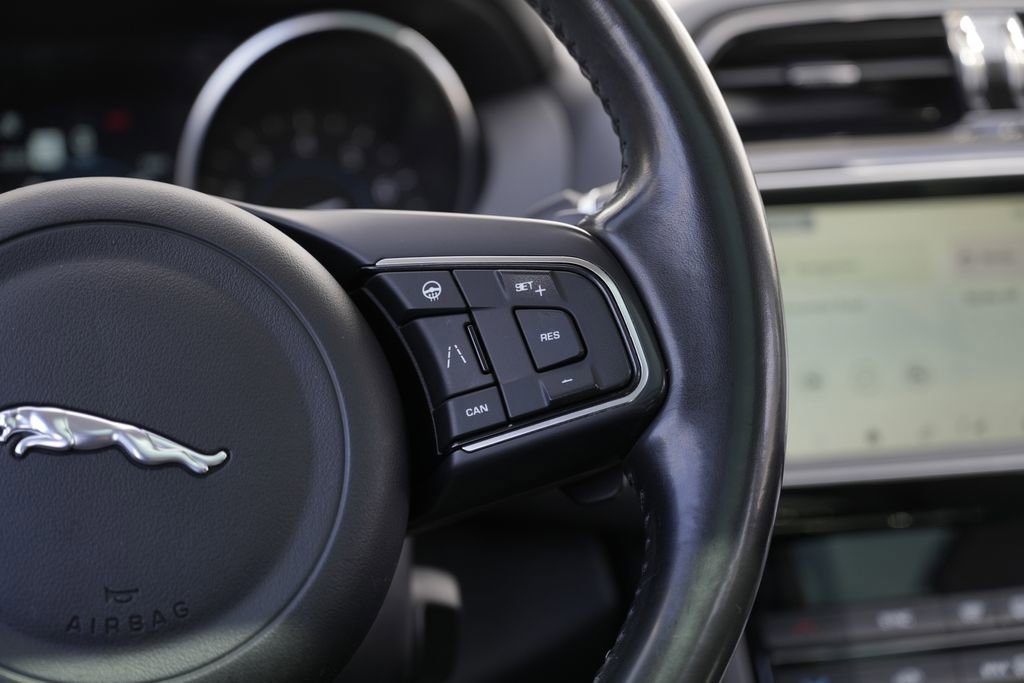 Used 2019 Jaguar F-PACE Premium image 49