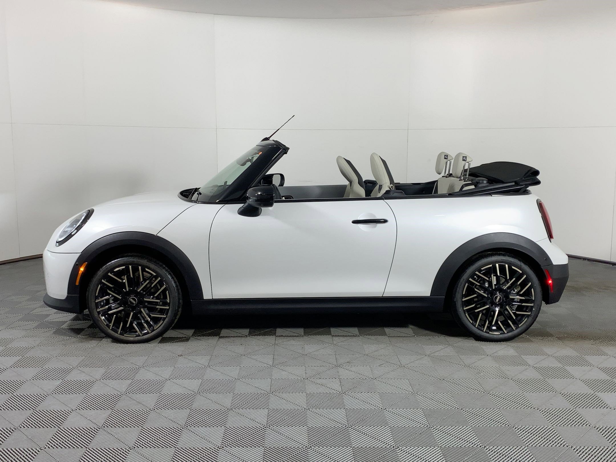 New 2026 MINI Cooper S FWD image 2