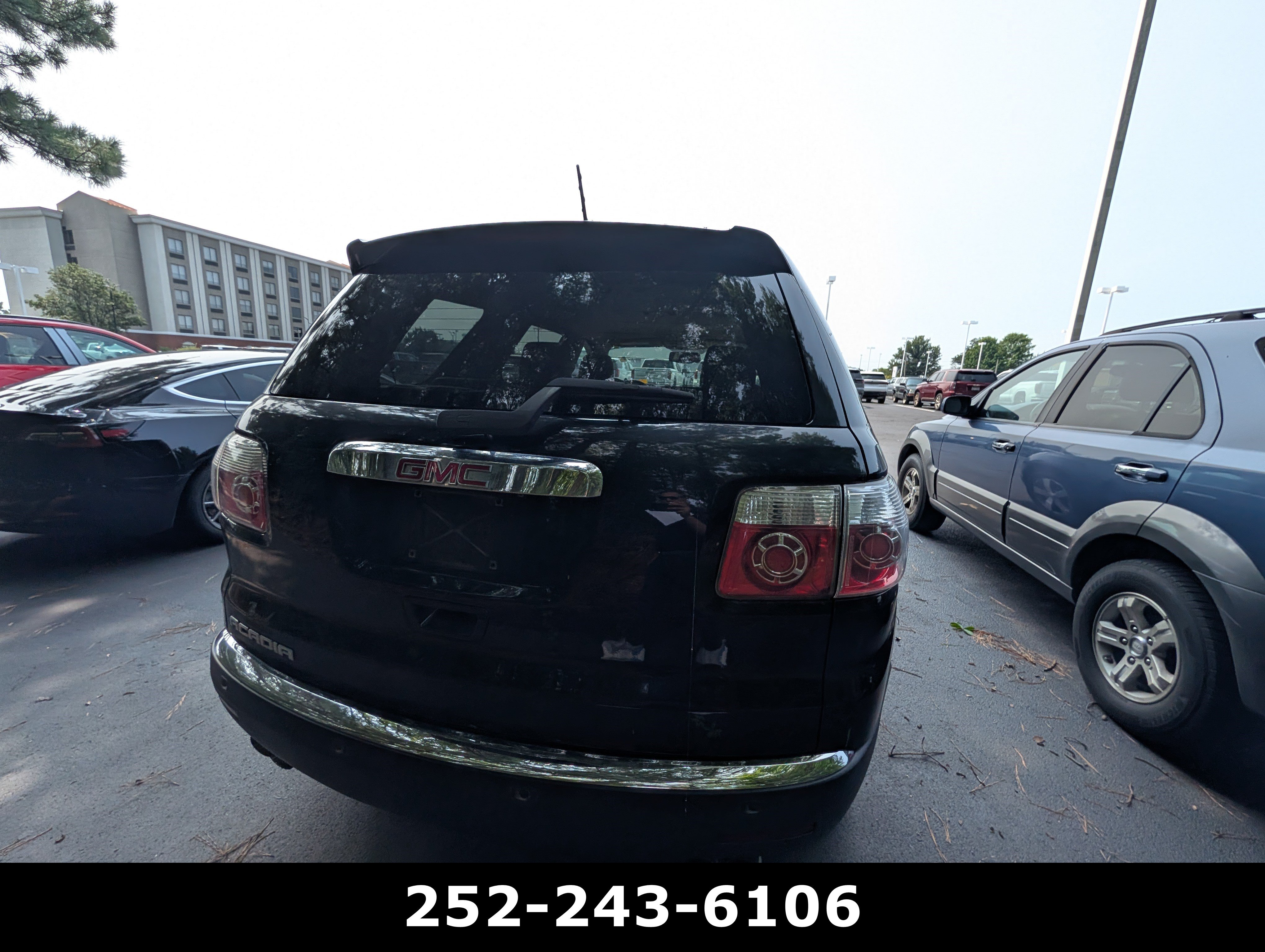 Used 2012 GMC Acadia SLT FWD image 3