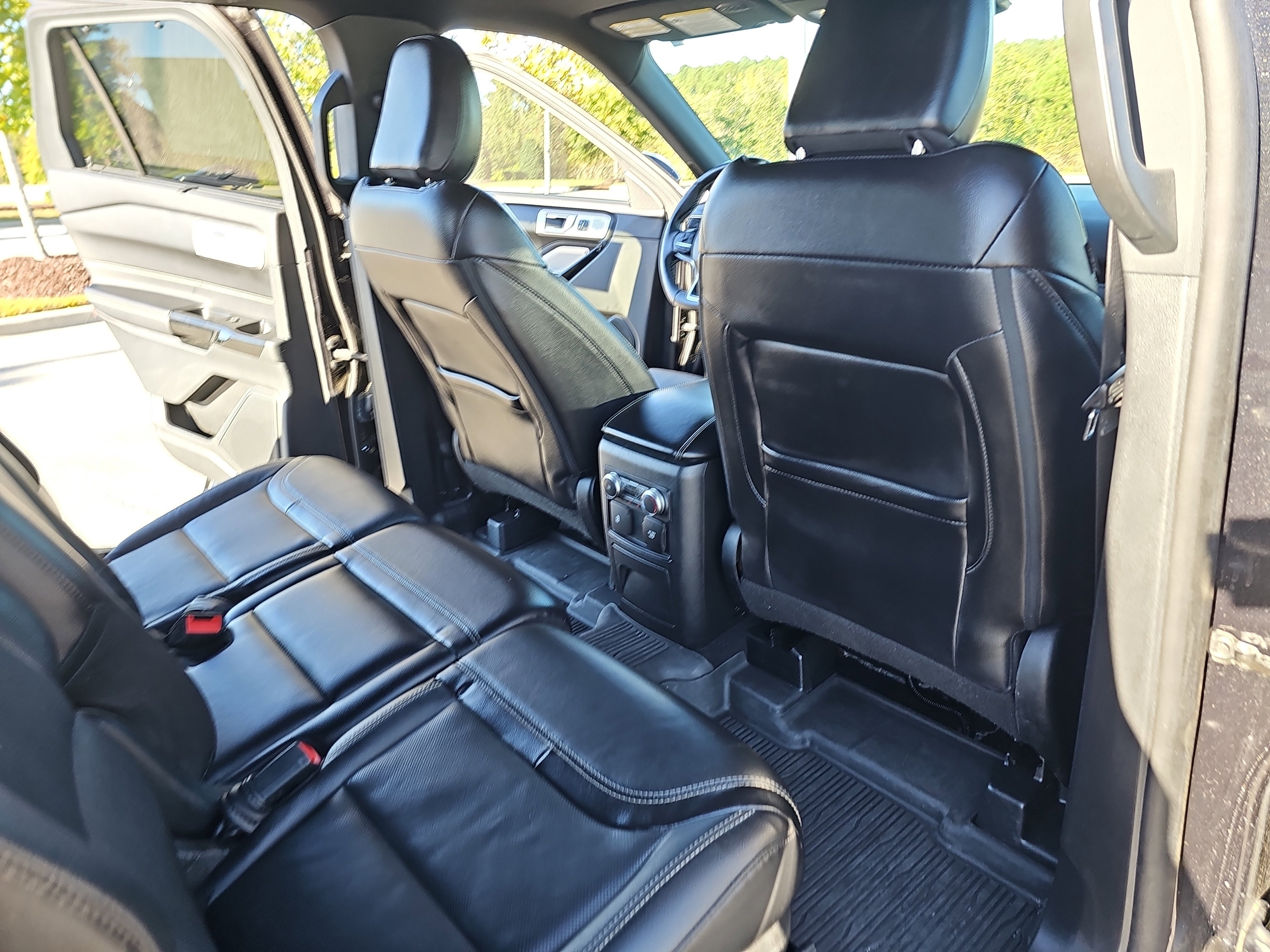 Used 2022 Ford Explorer ST w/ Equipment Group 401A image 11