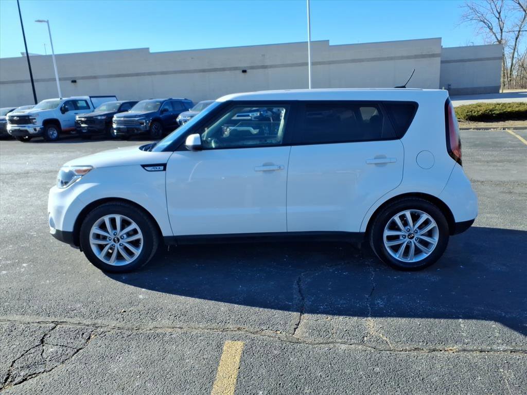 Used 2019 Kia Soul + image 4