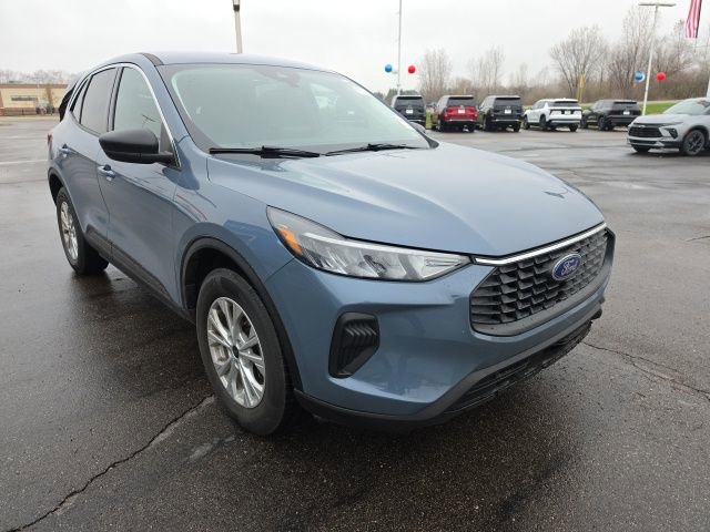 Used 2023 Ford Escape Active AWD/4WD image 2