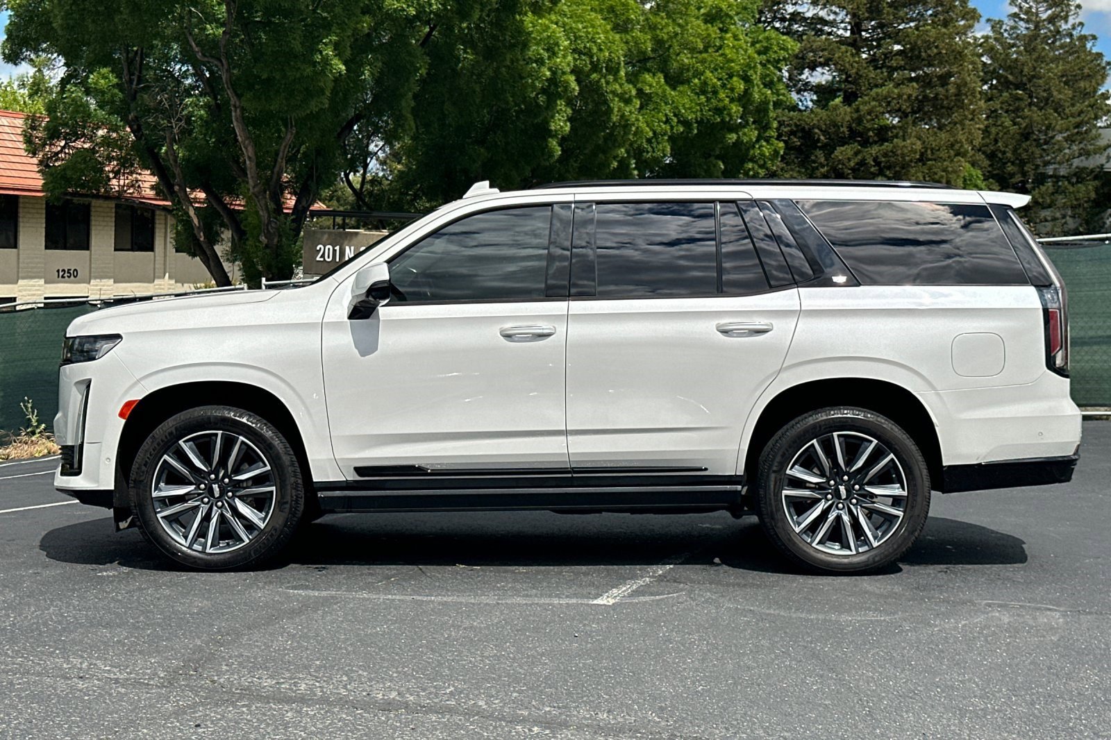 Used 2021 Cadillac Escalade Sport Platinum w/ Heavy-Duty Trailer Package image 2