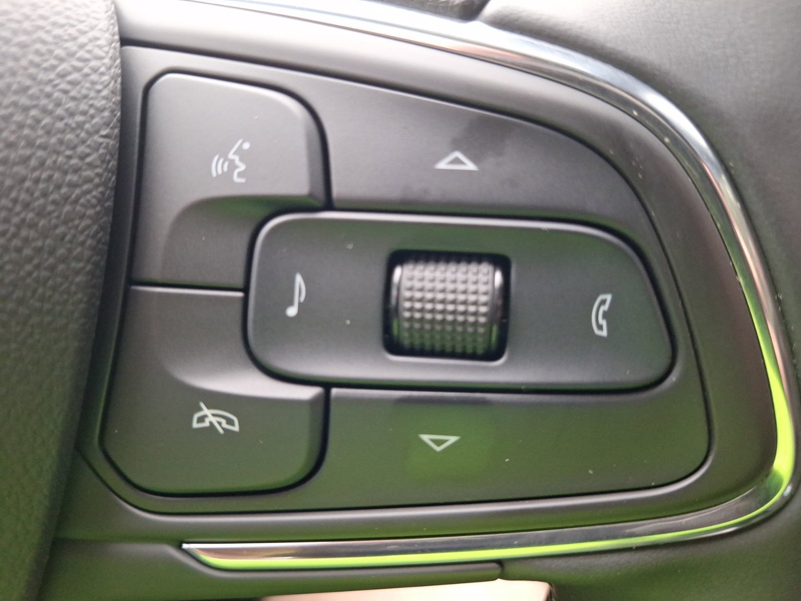 Used 2025 Buick Envista Avenir FWD image 22