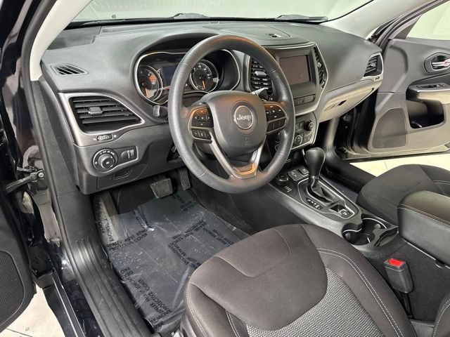 Used 2019 Jeep Cherokee Latitude w/ Popular Appearance Group AWD/4WD image 10