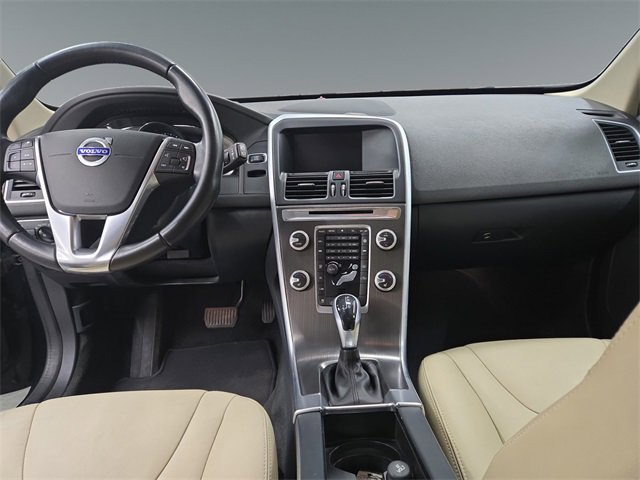 Used 2016 Volvo XC60 T6 Platinum image 14