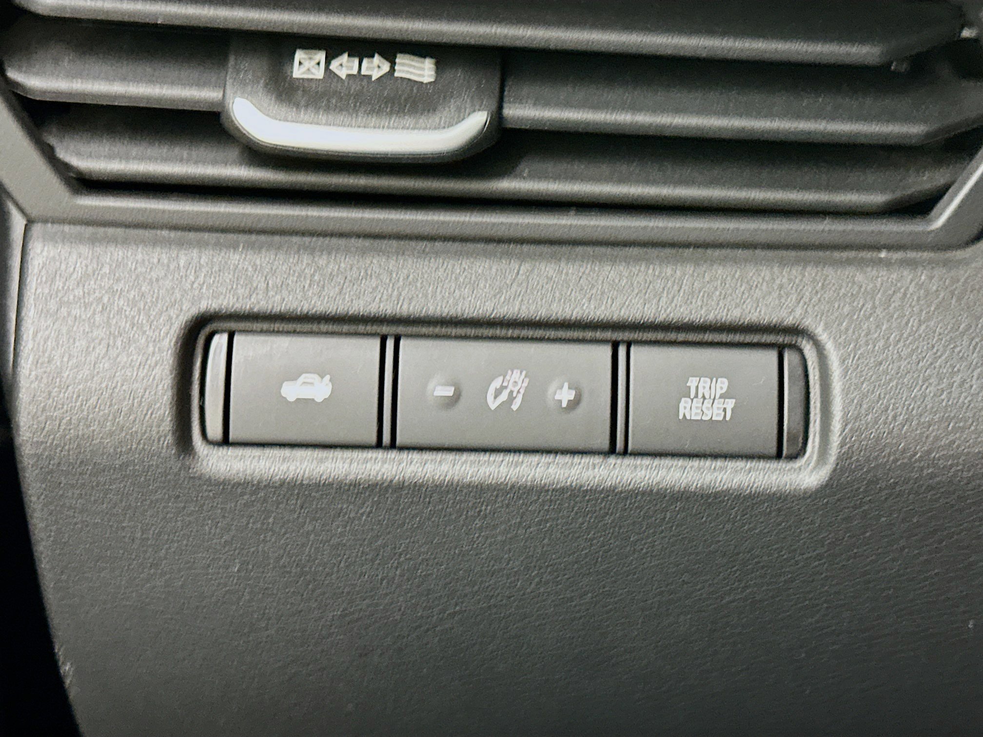 Used 2024 Nissan Altima 2.5 SV image 17
