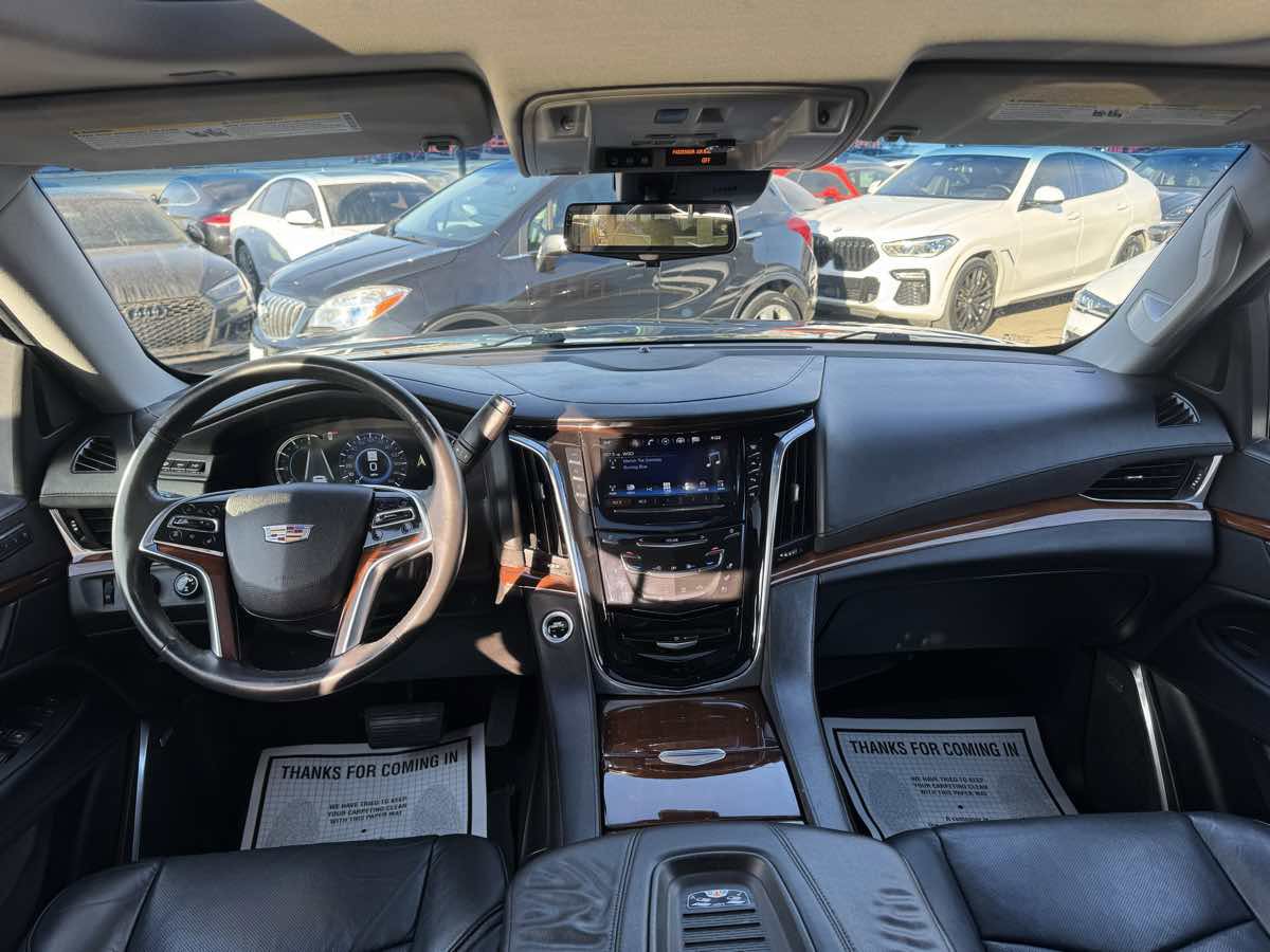 Used 2018 Cadillac Escalade Premium Luxury image 23