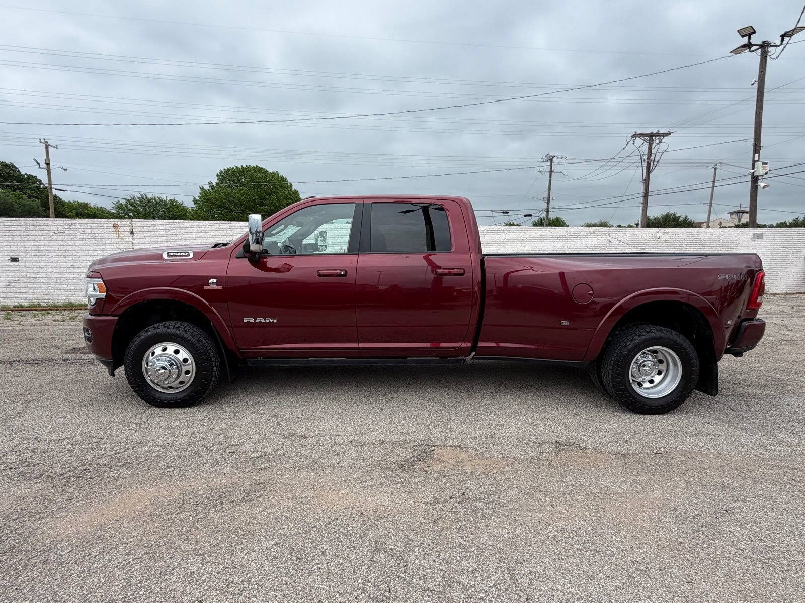 Used 2019 RAM 3500 Laramie image 3