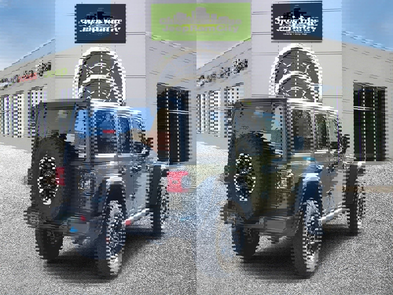 Used 2024 Jeep Wrangler Unlimited Rubicon 4xe image 5