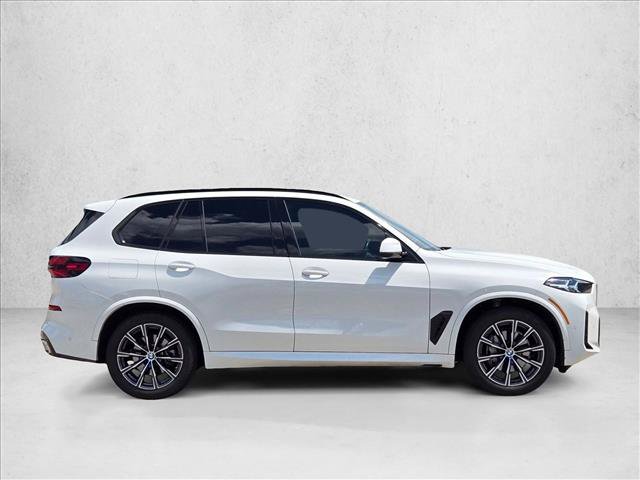 Used 2024 BMW X5 xDrive40i w/ M Sport Package AWD/4WD image 12
