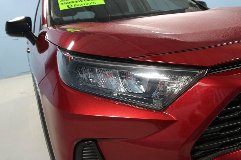 Used 2022 Toyota RAV4 LE image 30