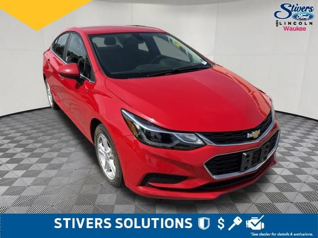 Used 2017 Chevrolet Cruze LT FWD image 3