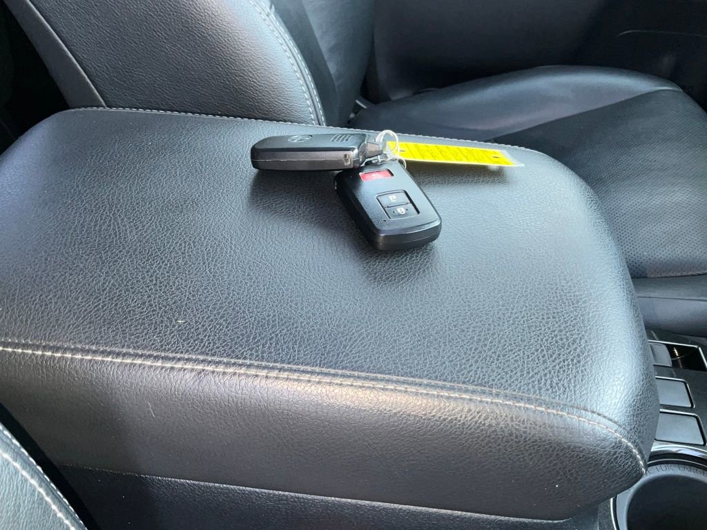 Used 2020 Toyota 4Runner Limited image 34