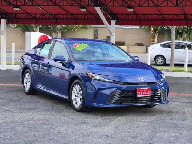 Used 2025 Toyota Camry LE FWD image 3