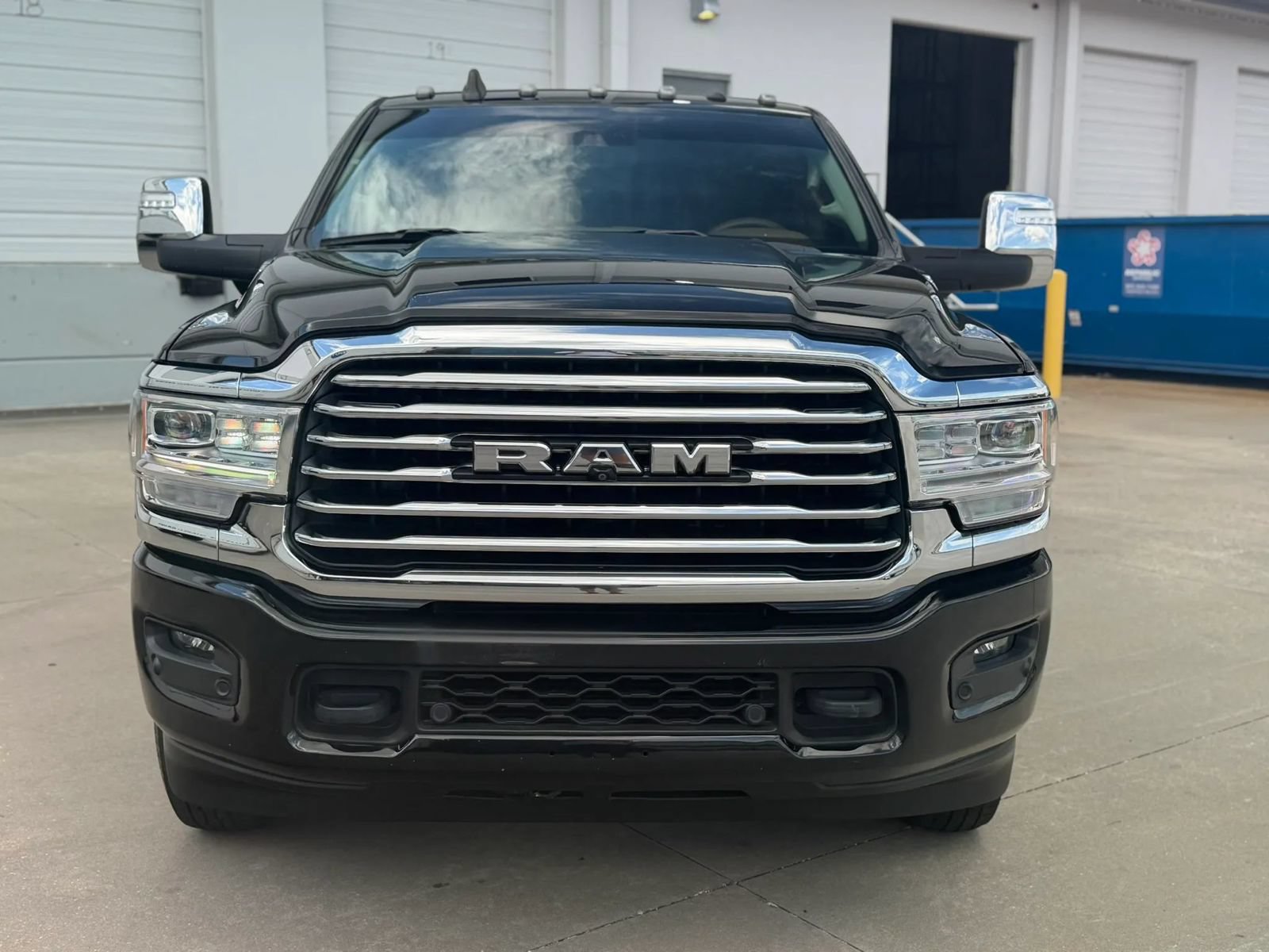 Used 2023 RAM 3500 Limited AWD/4WD image 3