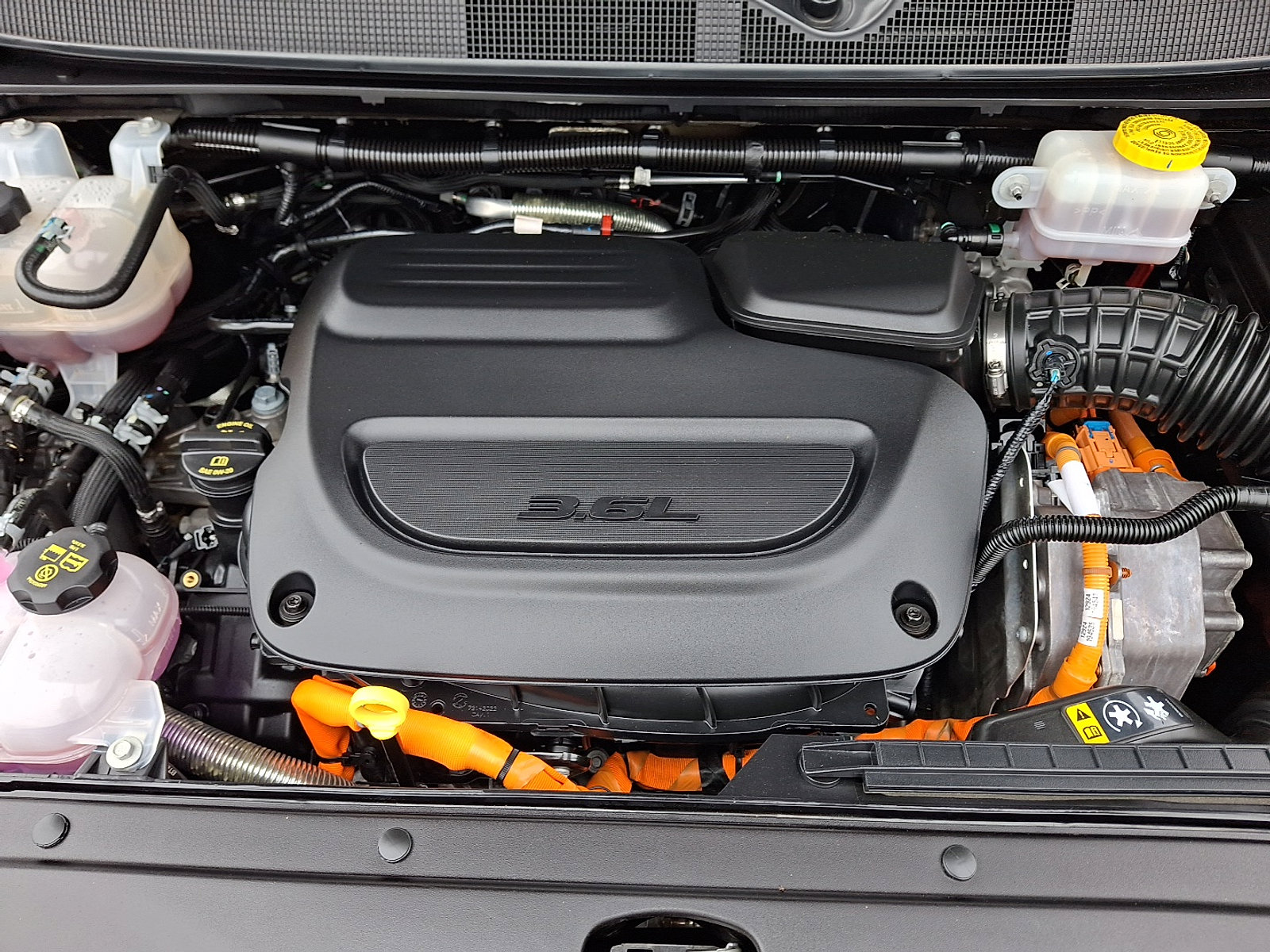 Used 2024 Chrysler Pacifica Select image 28