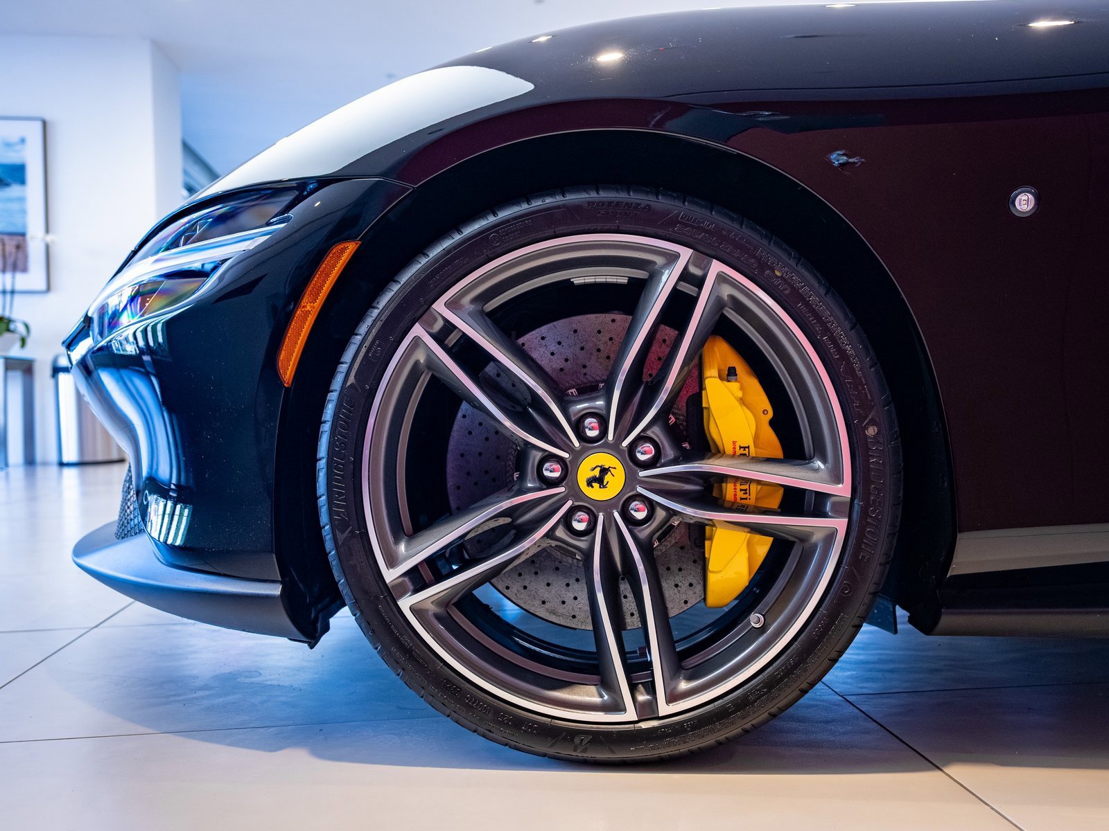 Used 2022 Ferrari Roma image 3