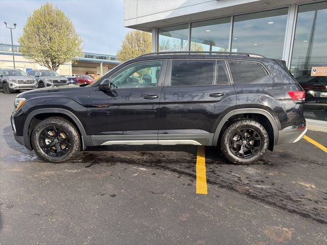 New 2026 Volkswagen Atlas Peak Edition AWD/4WD image 3
