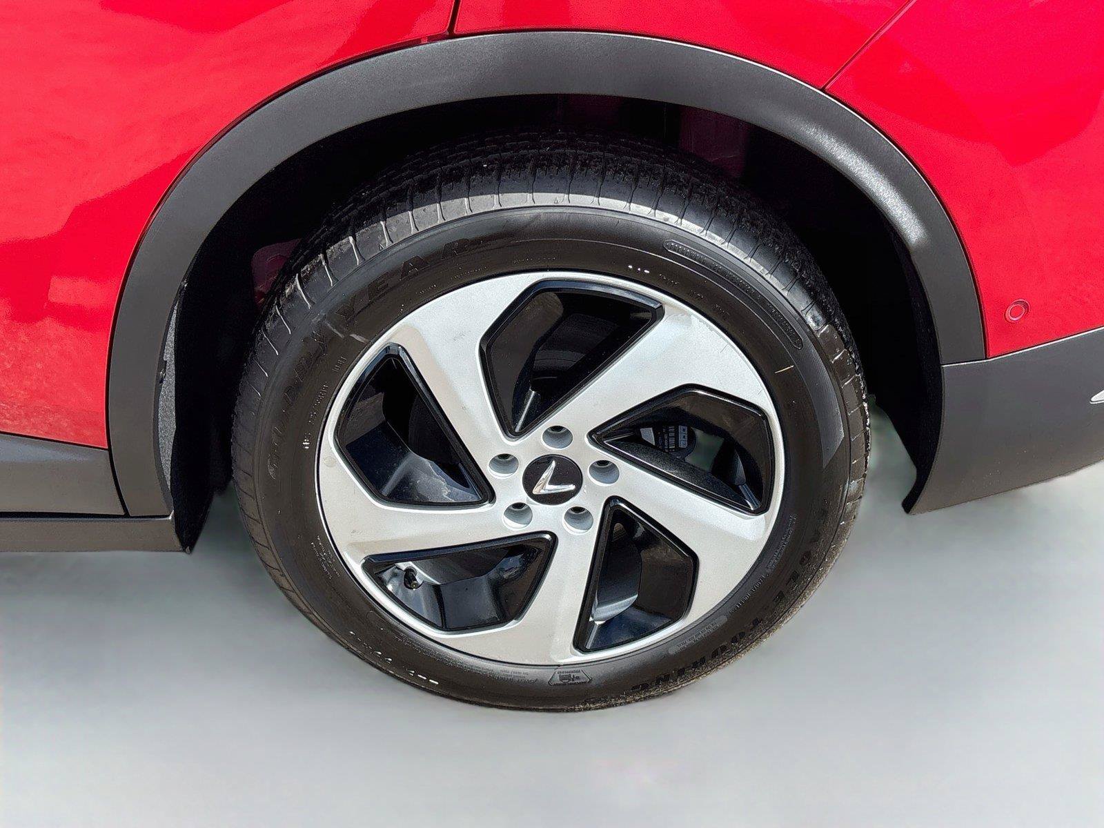 New 2027 VinFast VF 8 Eco AWD/4WD image 30