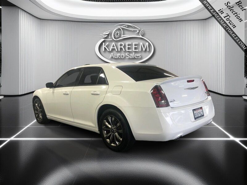 Used 2014 Chrysler 300 S AWD/4WD image 7