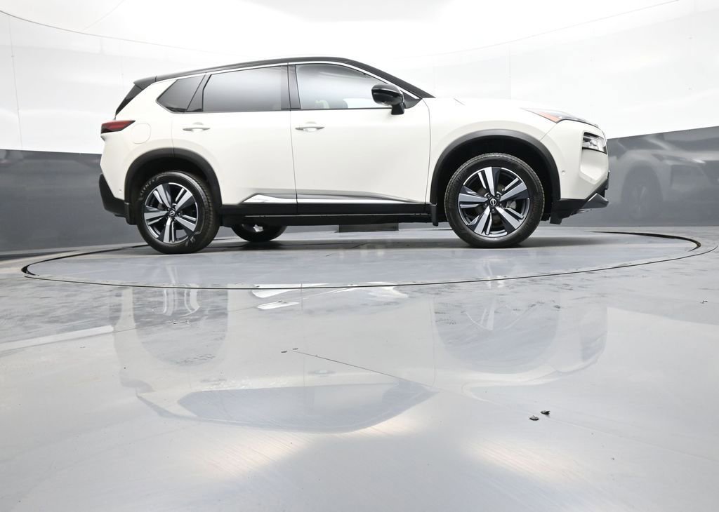 Used 2023 Nissan Rogue SL w/ SL Premium Package image 29