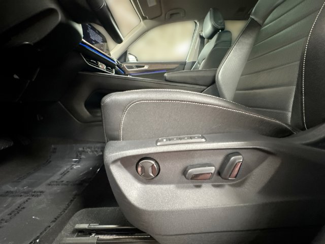 Certified 2025 Volkswagen Atlas SEL AWD/4WD image 15