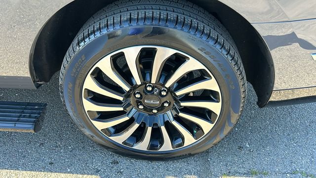 Used 2023 Lincoln Navigator Black Label image 6