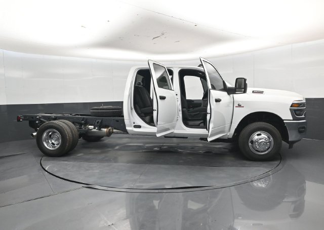 New 2026 RAM 3500 Tradesman w/ Chrome Appearance Group A AWD/4WD image 58