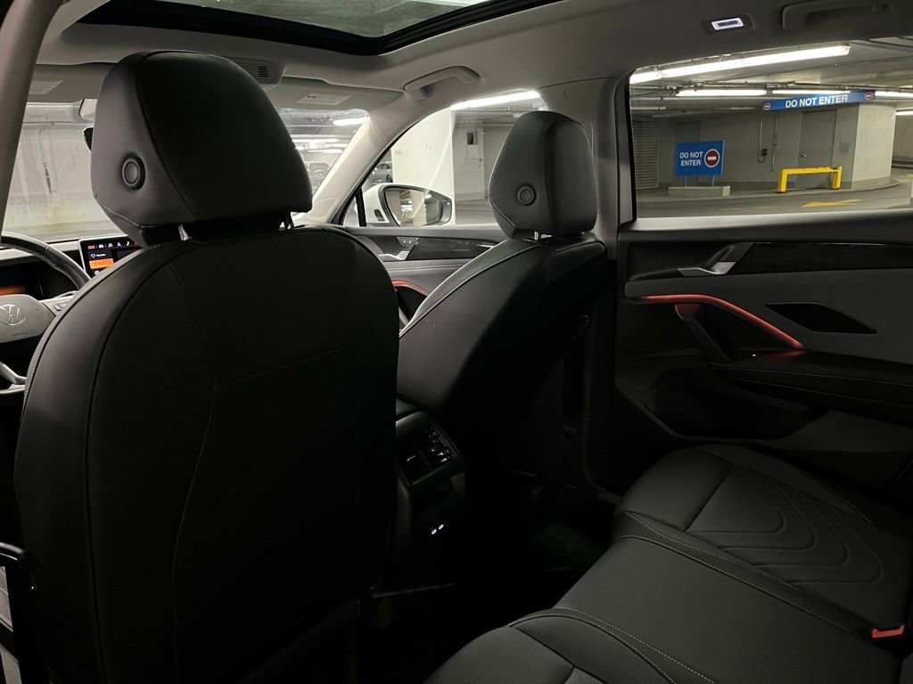 New 2025 Volkswagen Tiguan SE image 24