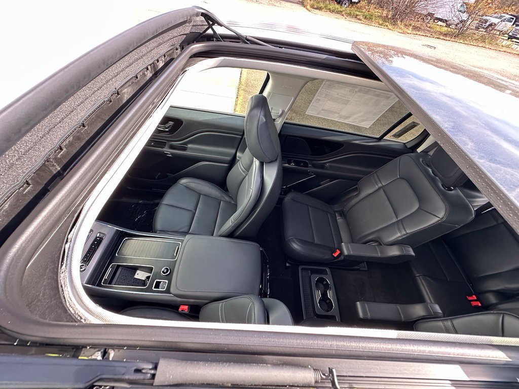 New 2027 Lincoln Aviator AWD image 6