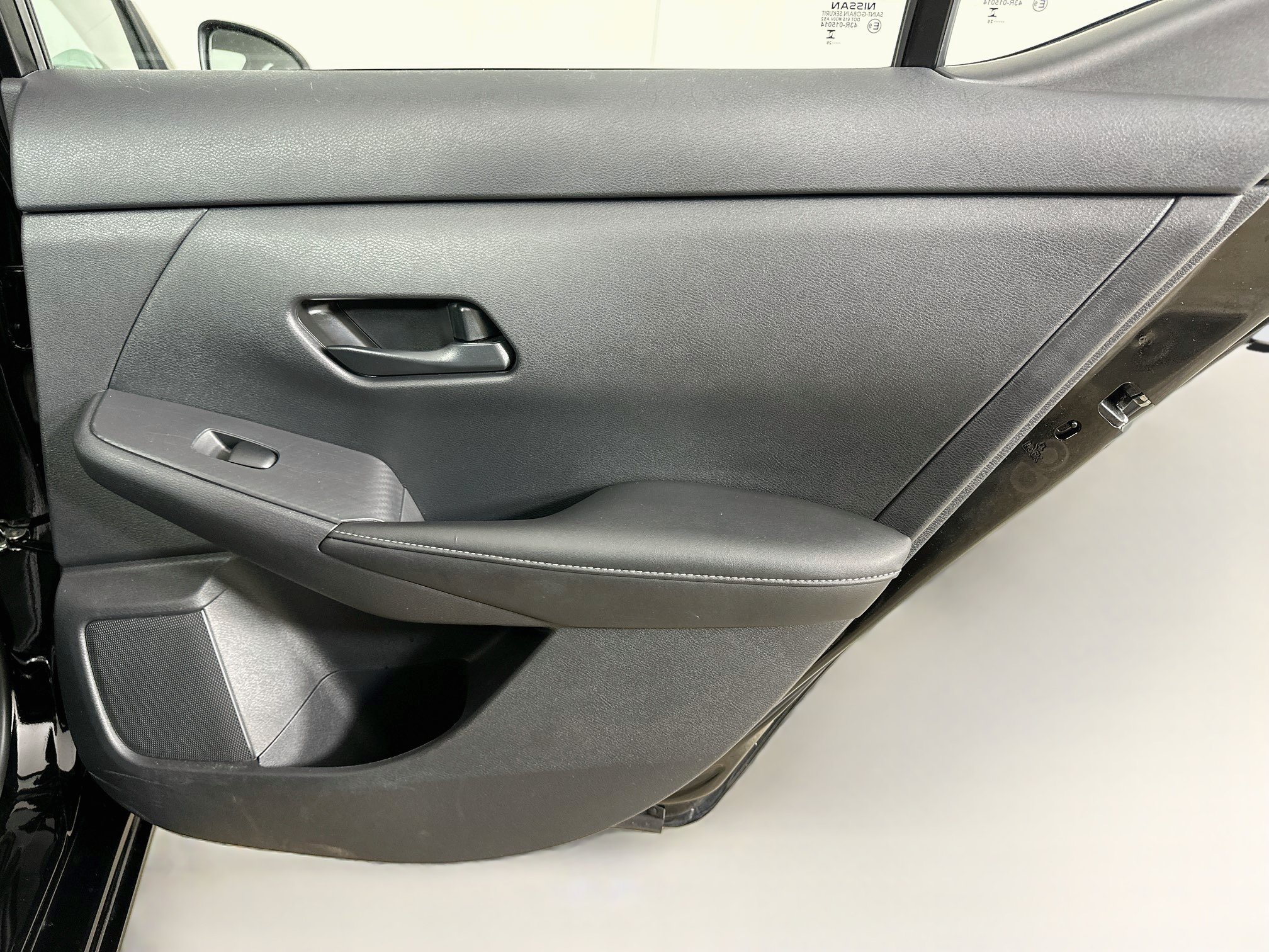 Used 2025 Nissan Sentra SV FWD image 28