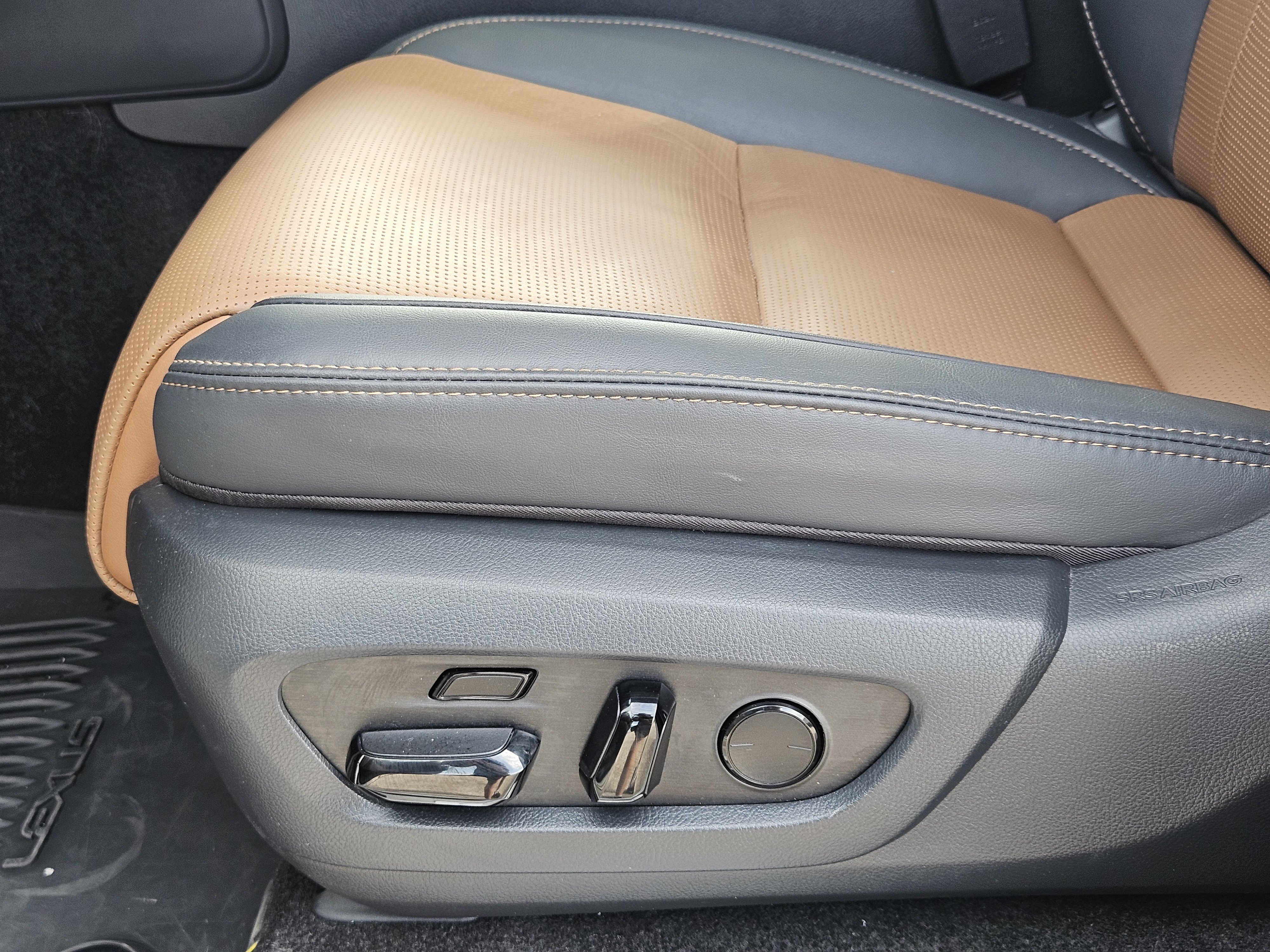 Used 2025 Lexus GX 550 w/ Accessory Package (2T) AWD/4WD image 24