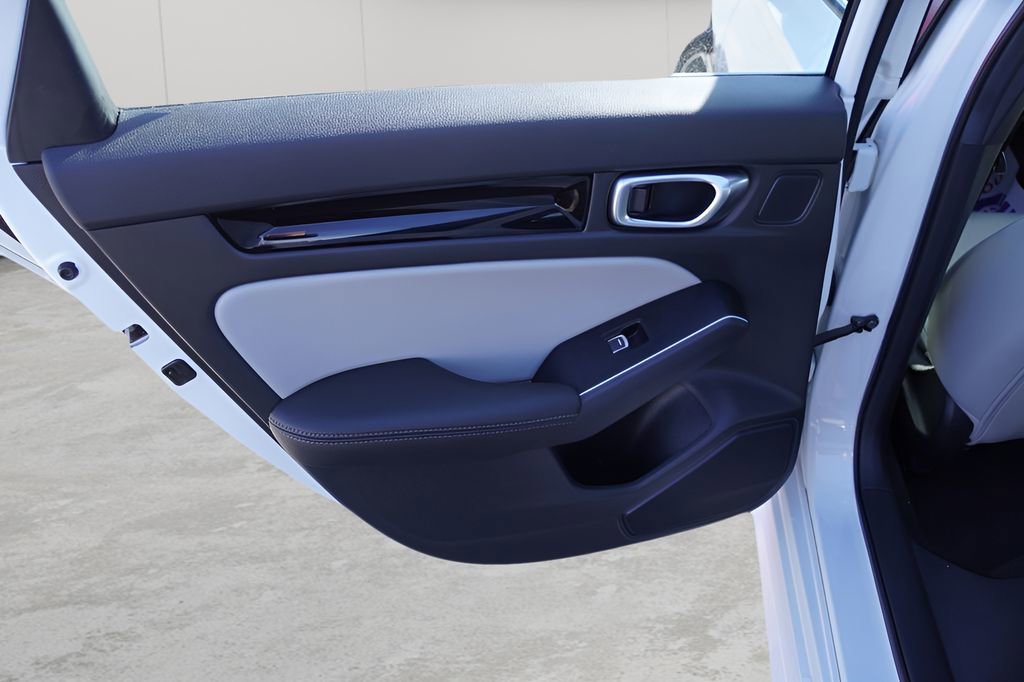 Used 2025 Honda Civic Sport image 10