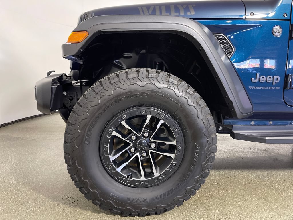 Used 2025 Jeep Wrangler Unlimited Sport AWD/4WD image 11