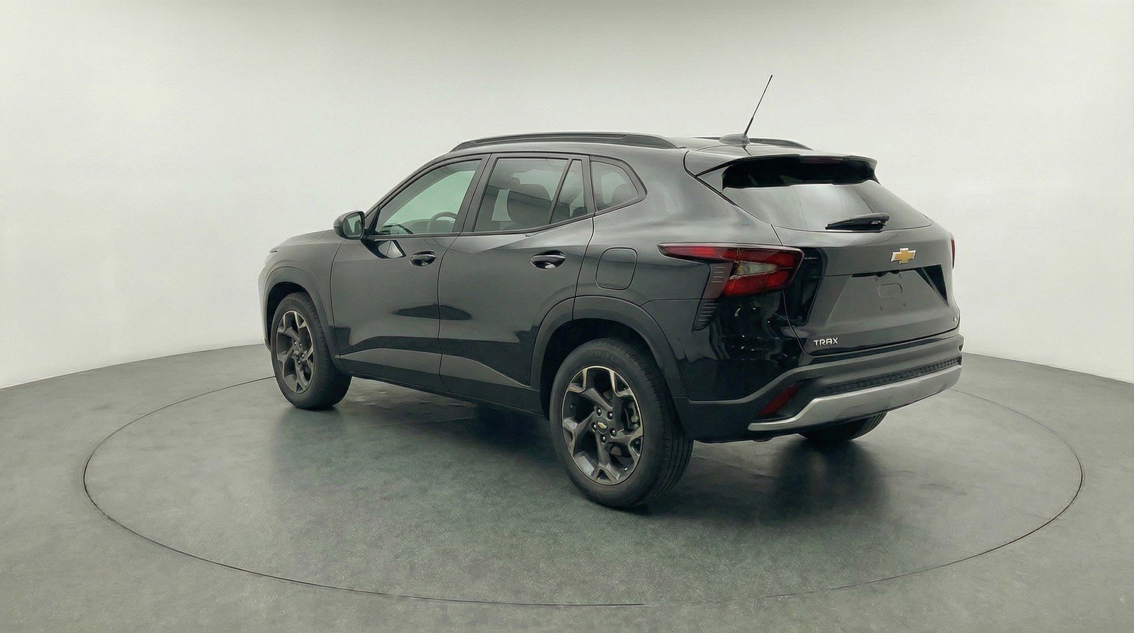 Used 2025 Chevrolet Trax LT w/ LT Convenience Package FWD image 6